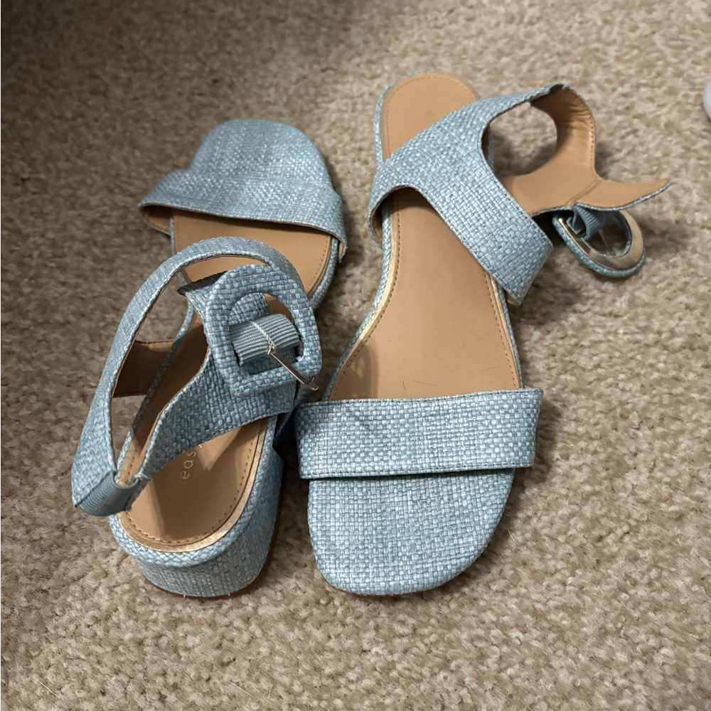 Easy Spirit Blue Heels with Comfort and Style
